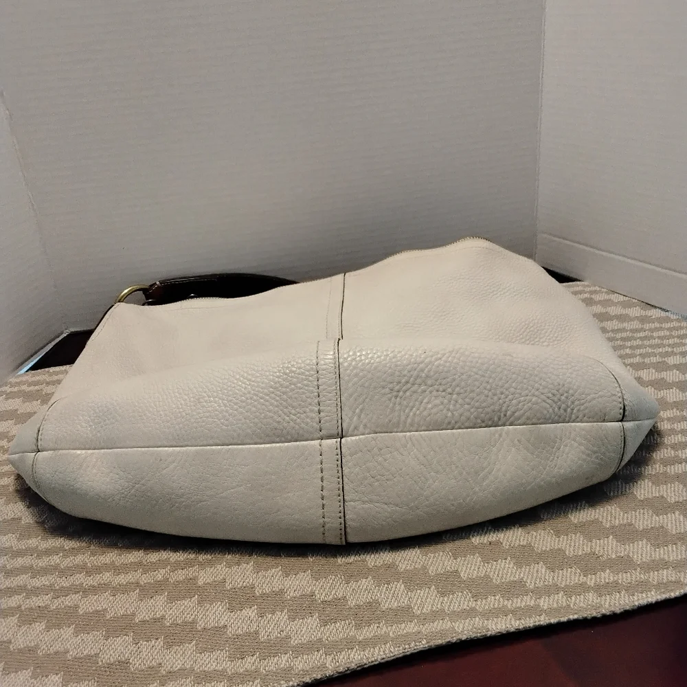 Coach Hobo Cream Pebbled Milled Cowhide Leather Satchel. - Picture 6 of 6